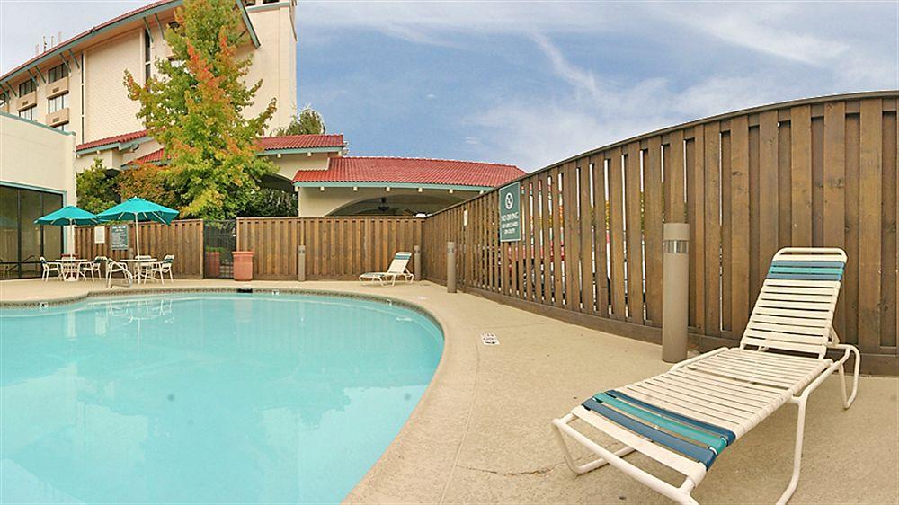Отель La Quinta By Wyndham Seattle Sea-Tac Airport Ситак Экстерьер фото