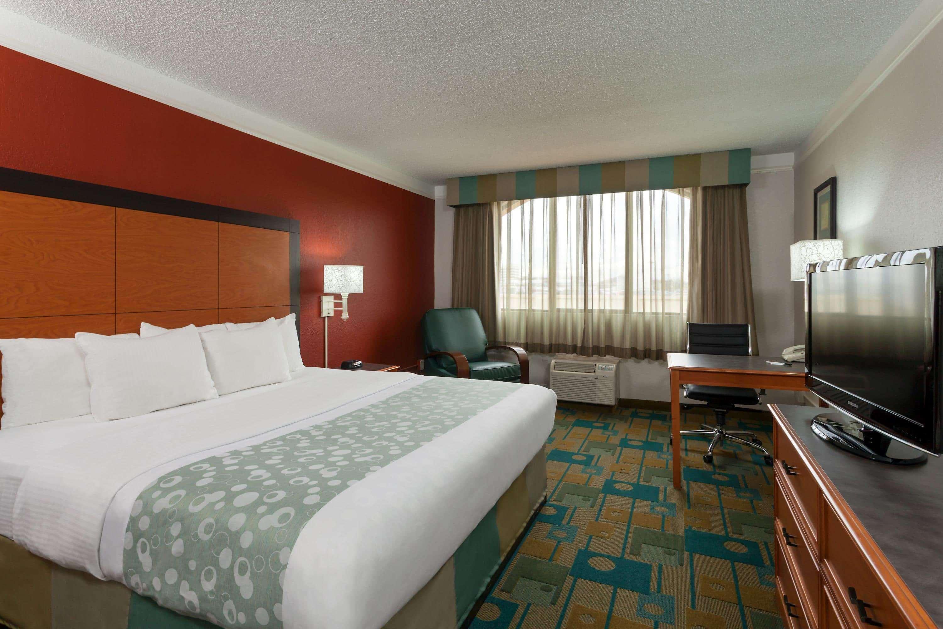 Отель La Quinta By Wyndham Seattle Sea-Tac Airport Ситак Экстерьер фото