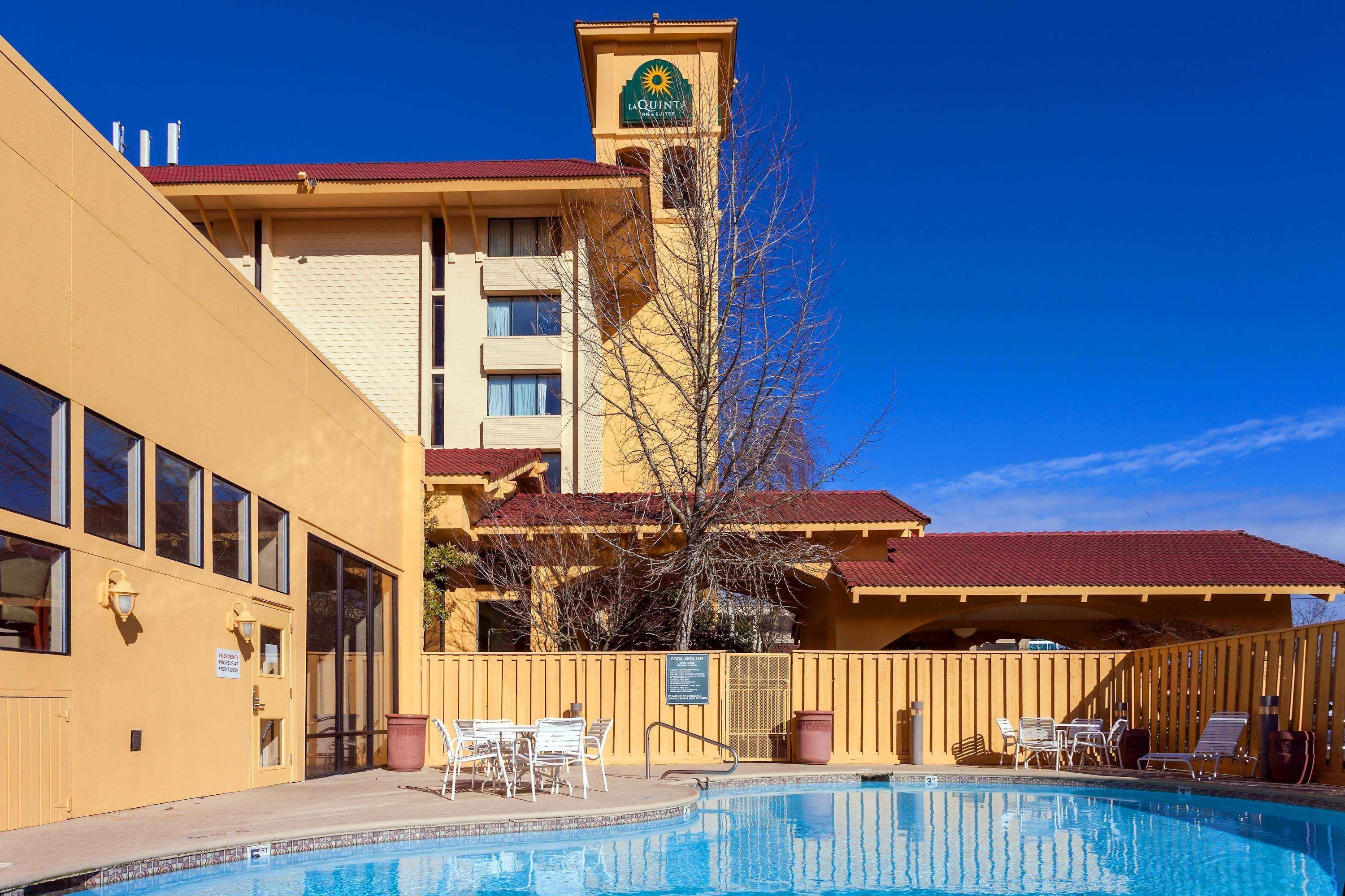 Отель La Quinta By Wyndham Seattle Sea-Tac Airport Ситак Экстерьер фото