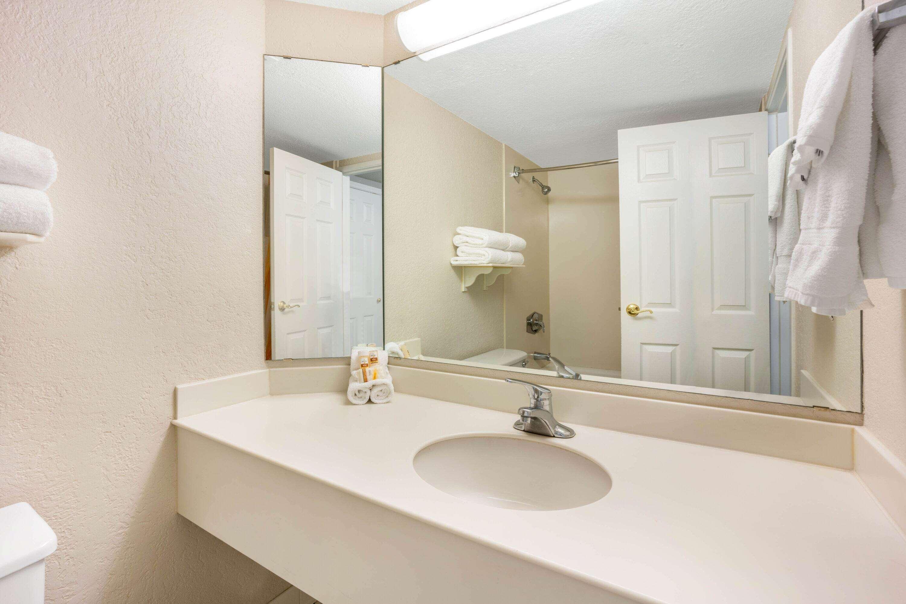 Отель La Quinta By Wyndham Seattle Sea-Tac Airport Ситак Экстерьер фото