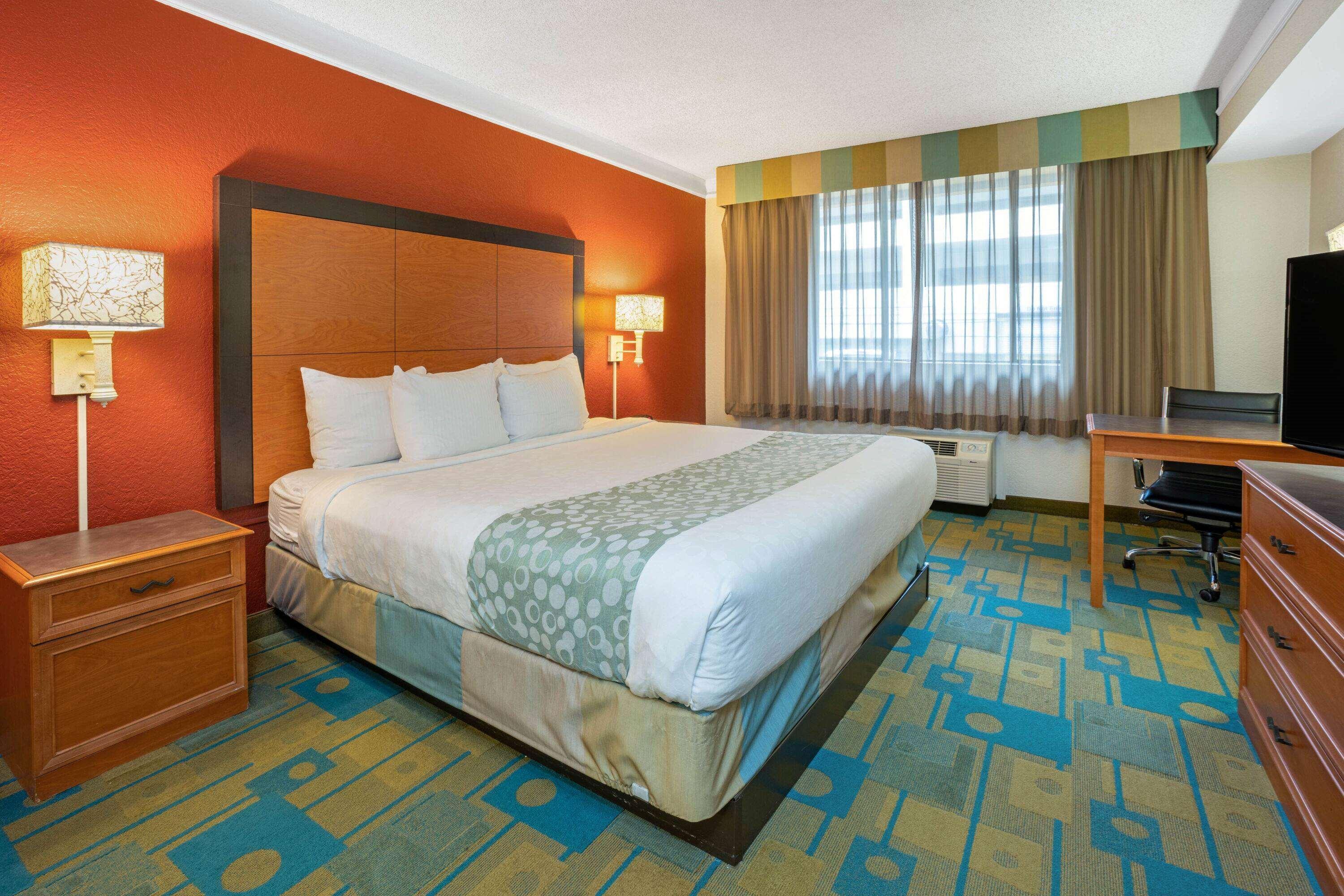 Отель La Quinta By Wyndham Seattle Sea-Tac Airport Ситак Экстерьер фото