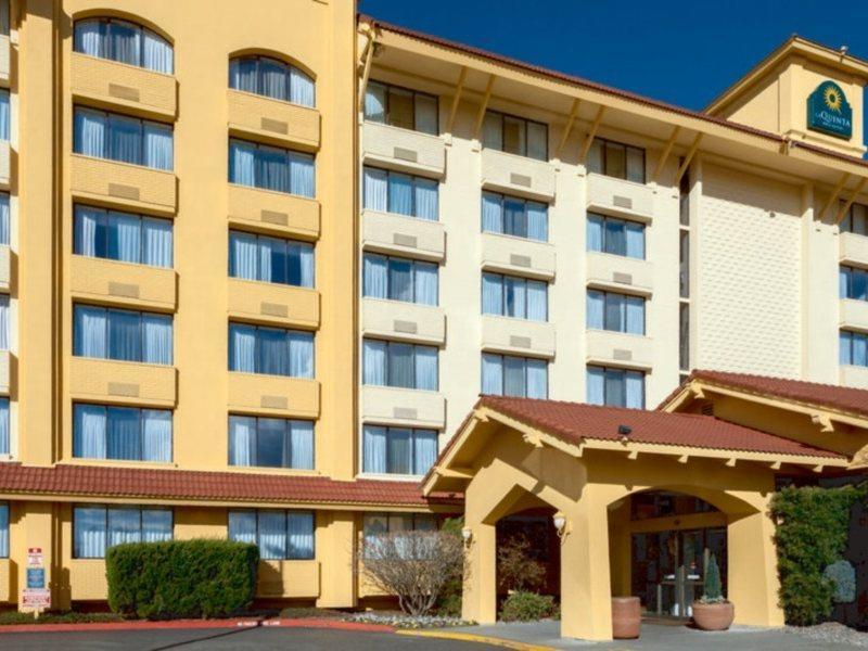 Отель La Quinta By Wyndham Seattle Sea-Tac Airport Ситак Экстерьер фото